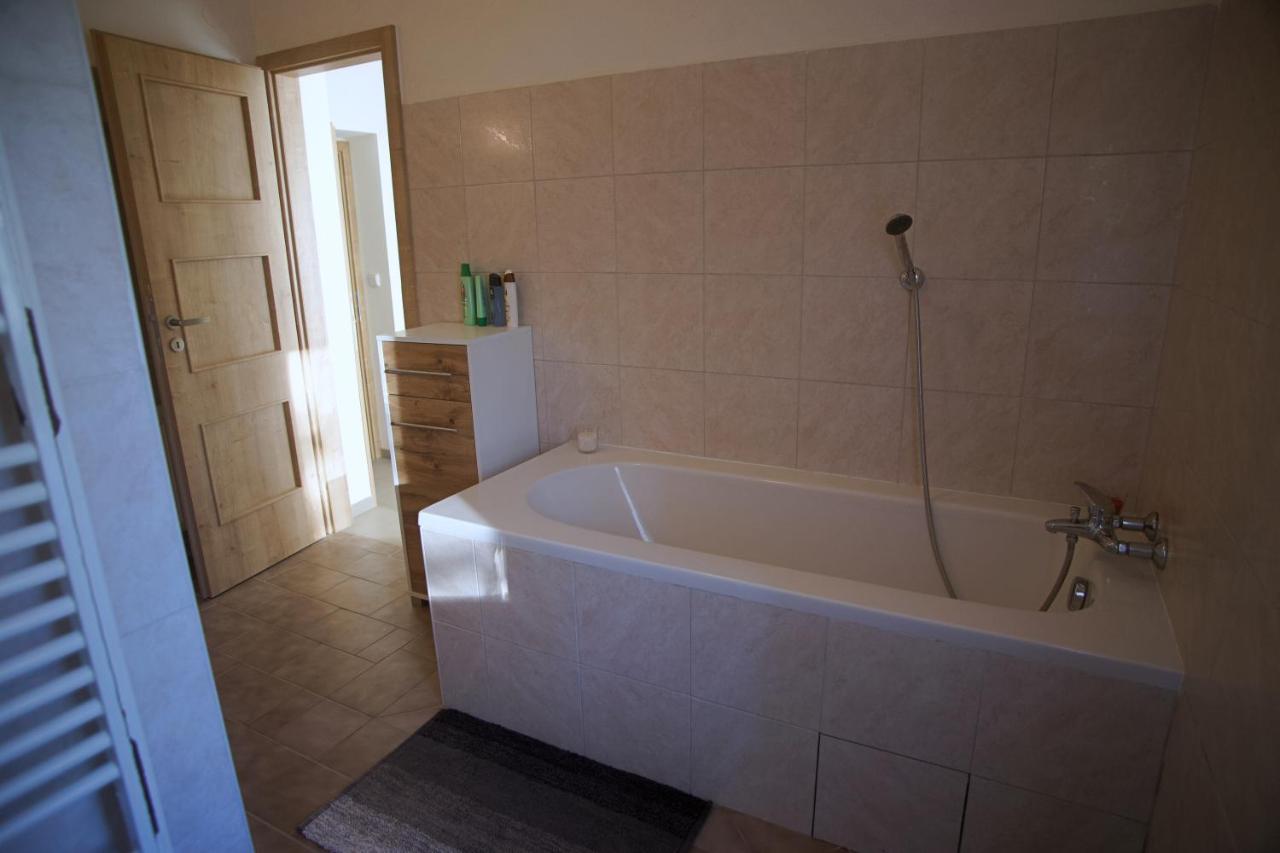 Apartmany Ve Mlejne Cachrov 외부 사진