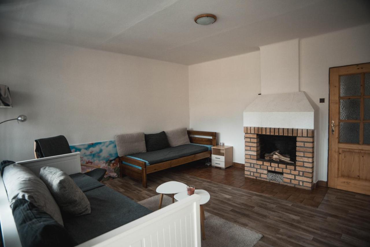 Apartmany Ve Mlejne Cachrov 외부 사진