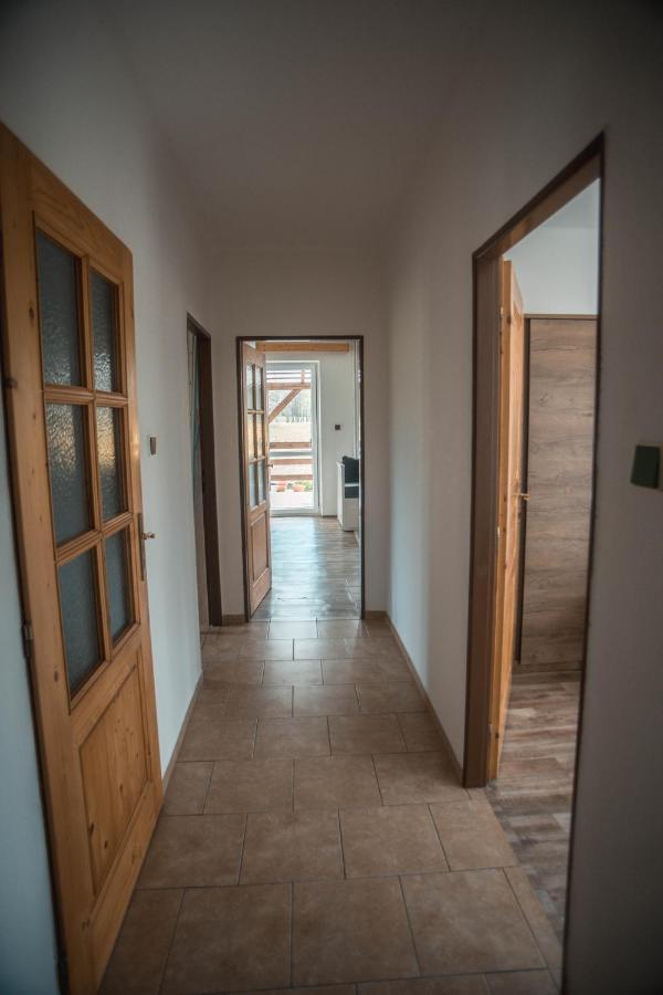 Apartmany Ve Mlejne Cachrov 외부 사진